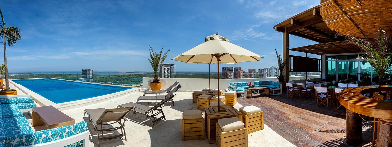 Ghl Collection Barranquilla Hotel Exterior foto Rooftop pool at the Grand Palladium Hotel in Cancun, Mexico